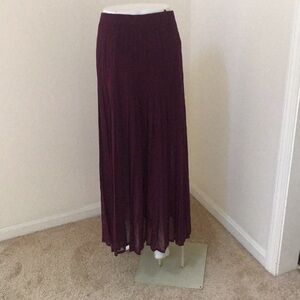 SALVATORE FERRAGAMO Size 42 Eggplant Pleated skirt